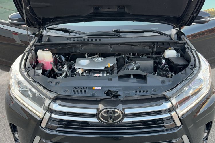 Used Toyota Highlander 2018 2.0T Two-Wheel Drive Prestige Version 7 Seats China V Emission Standard
