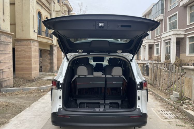 Used Toyota Sienna 2023 2.5L Hybrid Comfort Edition
