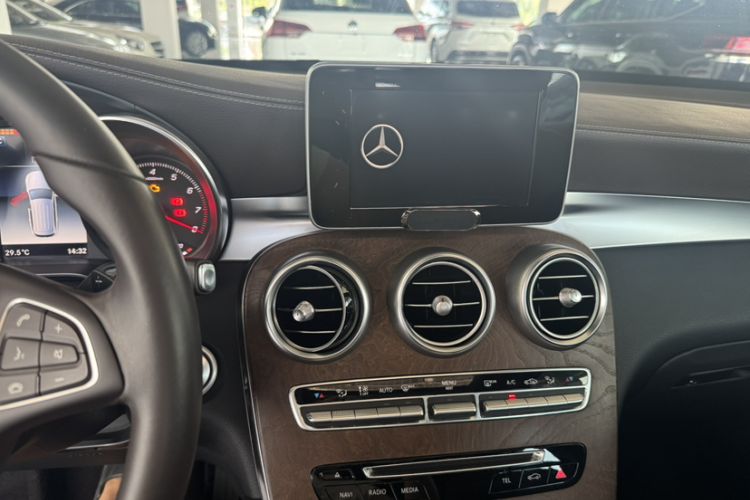 Used Mercedes-Benz GLC 2018 Refreshed GLC 300 4MATIC Dynamic Edition
