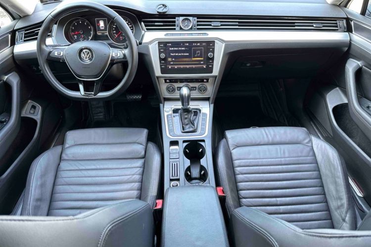 Used Volkswagen Variant 2018 380TSI Two-Wheel Drive Comfort Edition
