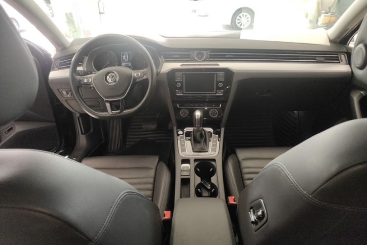 Used Volkswagen Magotan 2019 330TSI DSG Leading Model China VI Standard
