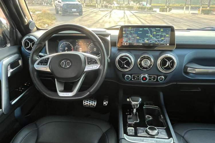 Used  BJ40 2019 PLUS 2.3T Automatic Four-Wheel Drive Flagship Edition China VI Emission Standard
