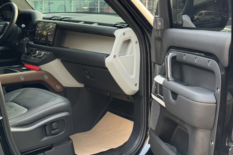 Used Land Rover Defender 2022 110 P400 Dark Edition