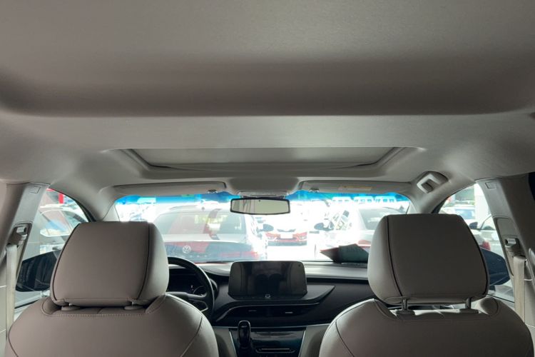 Used Buick GL8 2021 Land Cruiser Executive Class 652T Luxury Model
