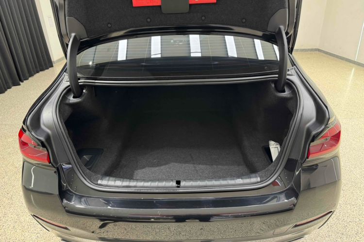 Used BMW 5 Series 2023 530Li Leading Model M Sport Package
