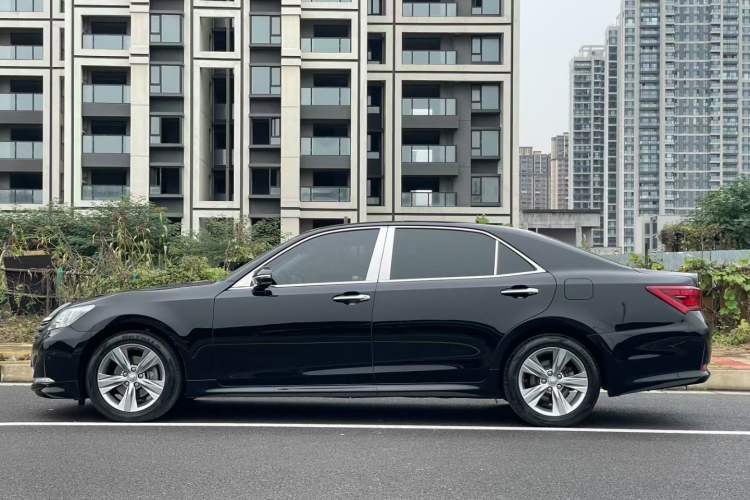 Used Toyota Crown 2015 2.0T Fashion Edition
