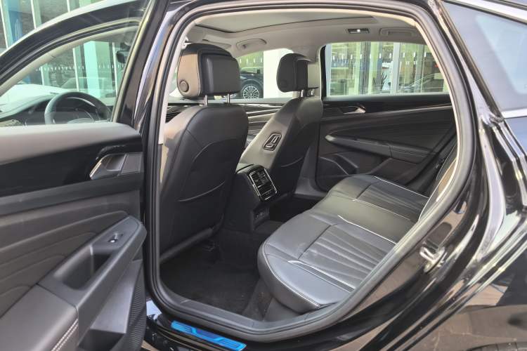 Used Volkswagen Passat 2024 380TSI Dragon Edition
