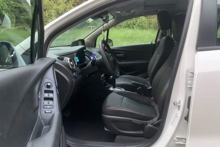 Used Chevrolet Trax 2016 1.4T Automatic Two-Wheel Drive Comfort Version with Sunroof
