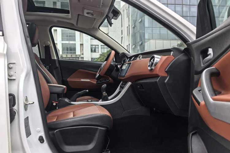 Used HYOSOW S3 2016 S3L 1.5L Manual Prestige Edition
