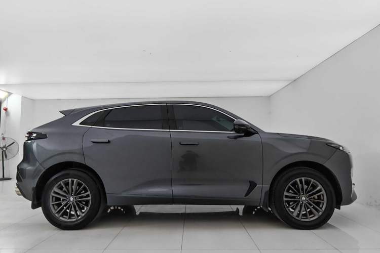 Used Changan UNI-K 2024 2.0T Two-Wheel Drive YueShang Trim
