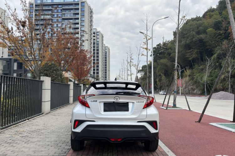 Used Toyota IZOA 2021 2.0L Enjoy Edition
