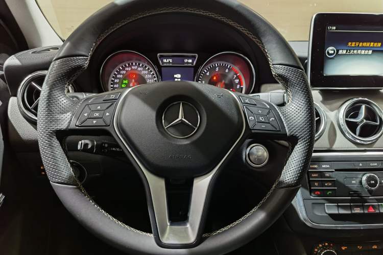 Used Mercedes-Benz GLA 2016 GLA 200 Fashion Model