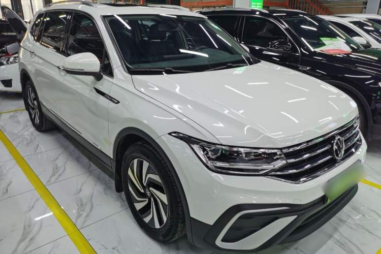 Used Volkswagen Tiguan L 2022 330TSI Automatic Two-Wheel Drive Smart Edition
