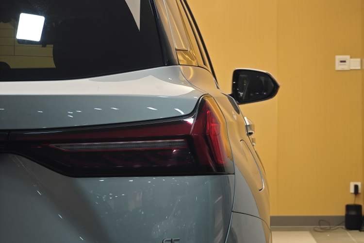 Used  E5 2023 1.5L DE-i 100KM Comfort Edition 7-Seater
