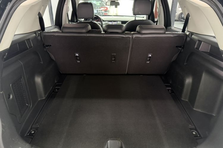 Used Land Rover Discovery Sport 2018 240 PS SE Version