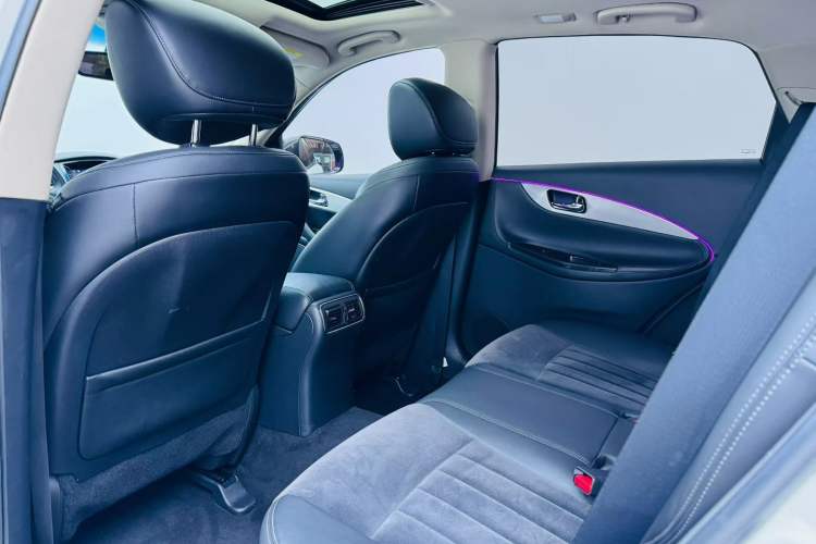 Used Infiniti QX50 2015 2.5L Comfort Edition
