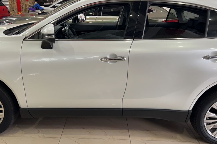 Used Toyota Harrier 2022 2.0L CVT Two-Wheel Drive Deluxe Edition
