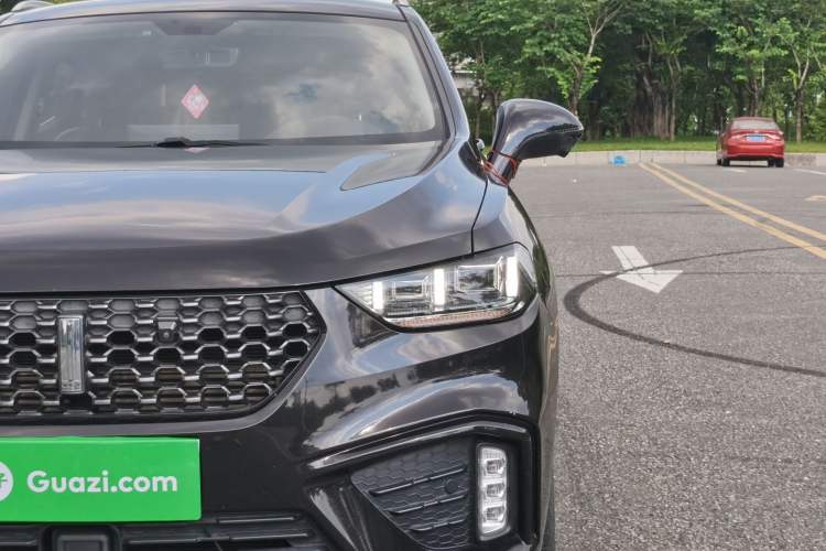 Used Wey VV5 2020 1.5T Two-Wheel Drive Color Pioneer
