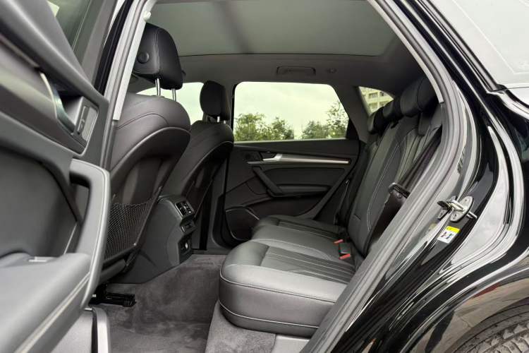 Used Audi Q5L 2022 40T Fashionable and Dynamic Model
