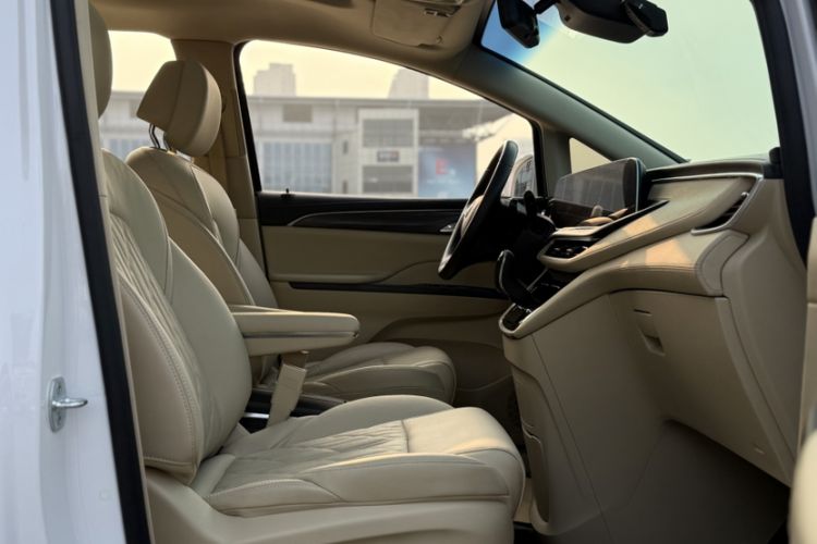 Used Buick GL8 2023 ES Lu Zun Luxury Model