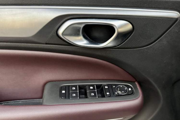 Used GAC Trumpchi M6 2021 270T DCT Elite Edition (7-seater)
