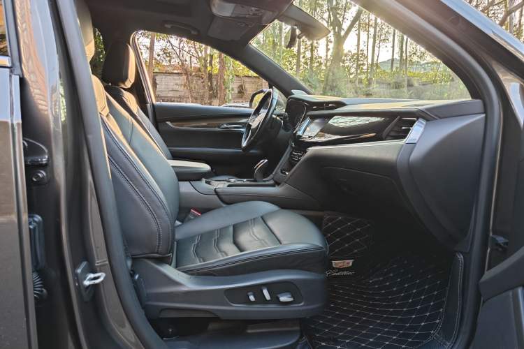 Used Cadillac XT6 2020 28T Six-Seater Four-Wheel-Drive Luxury Version
