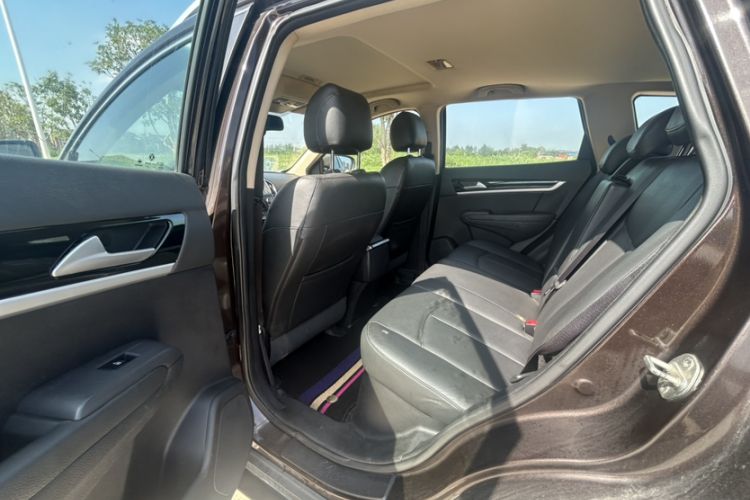 Used Dongfeng Aeolus AX7 2015 2.0L Manual Zhiyi Trim
