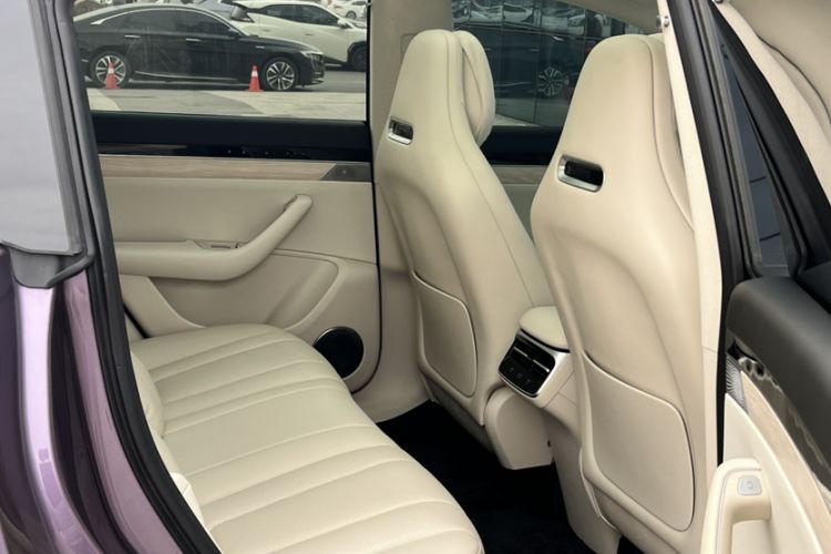 Used Hima Luxeed R7 2025 Range-Extended Version 251 km Max
