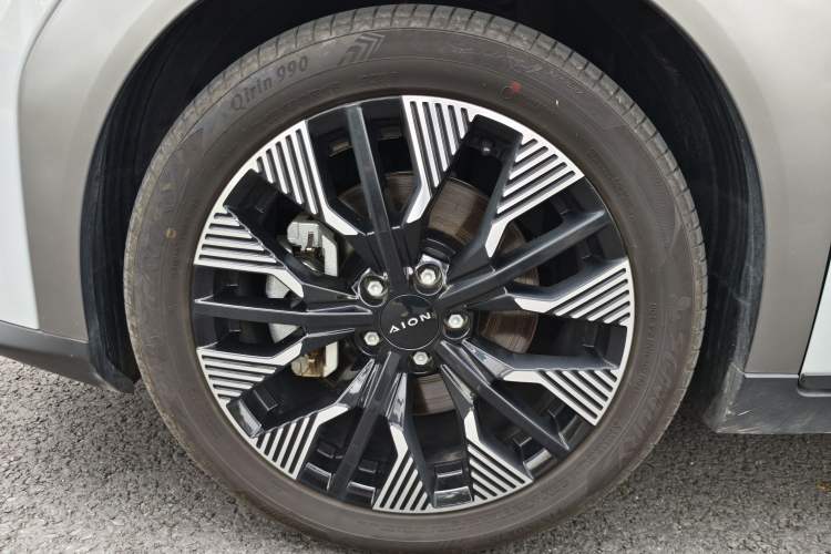 Used AION Y 2022 70 Tech Edition Lithium Iron Phosphate