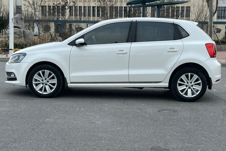 Used Volkswagen Polo 2016 1.6L Automatic Comfort Model
