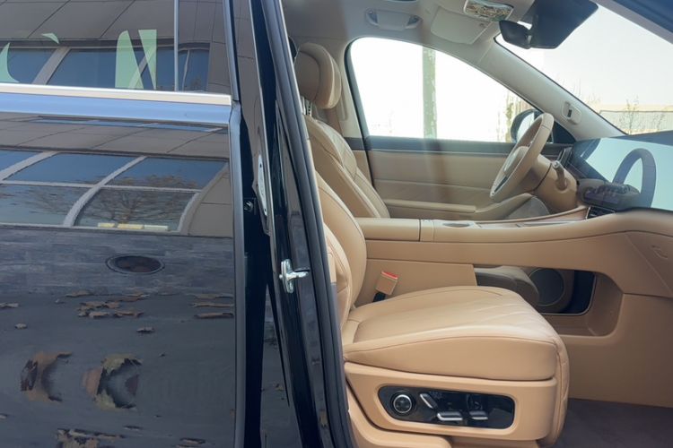 Used Hima AITO M8 2025 Extended-Range Ultra Version 53.4 kWh 6-Seater Edition