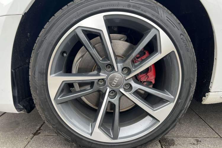 Used Audi A4L 2019 40 TFSI Fashion Edition China VI Emission Standard
