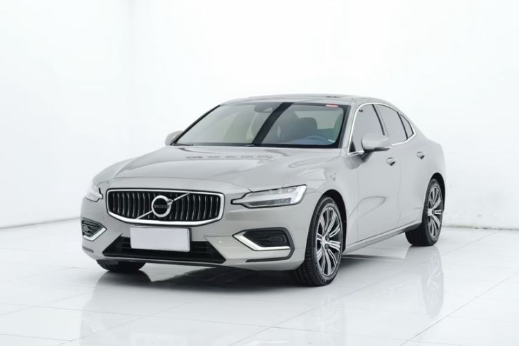 Used Volvo S60 2022 B4 Zhiyuan Luxury Edition

