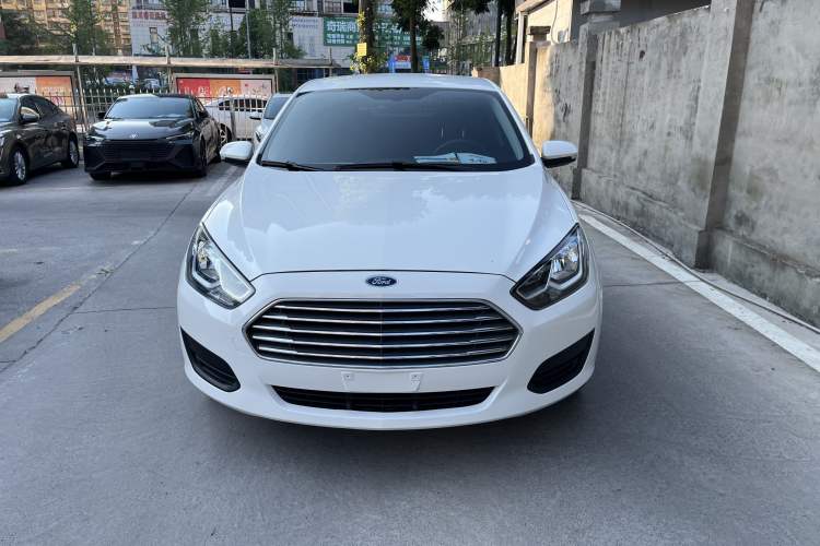 Used Ford Escort 2019 Revised 1.5L Automatic ZhiXiang Version China VI Standard
