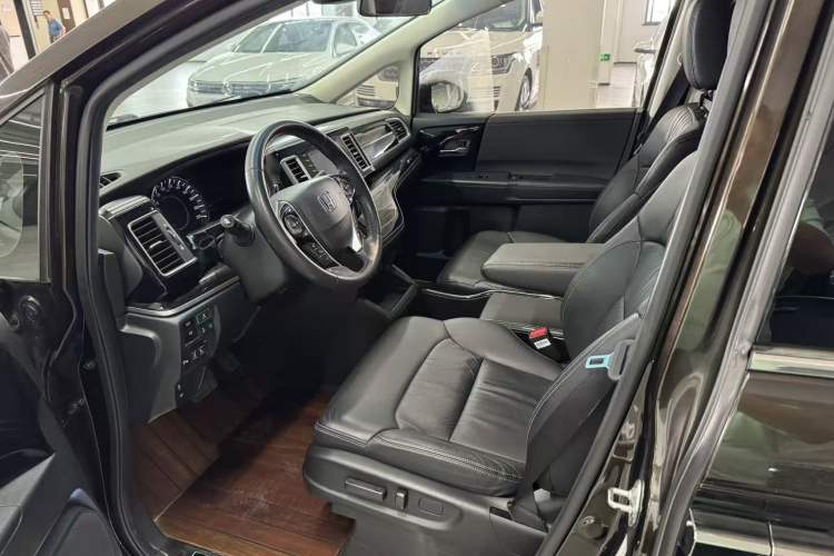 Used Honda Elysion 2019 2.0L Hybrid Luxury Edition
