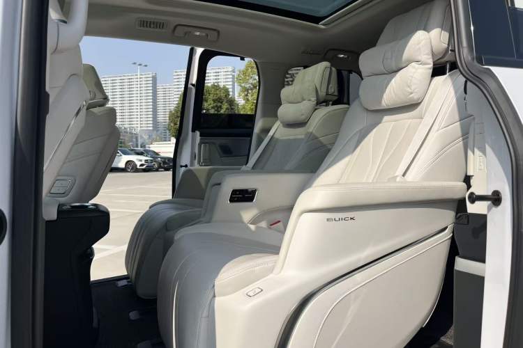 Used Buick GL8 New Energy 2024 Lu Zun Deluxe Edition 7-Seater
