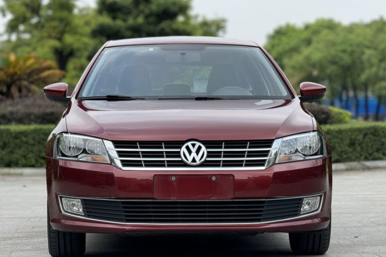 Used Volkswagen Gran Lavida 2014 1.6L Automatic Sport Edition
