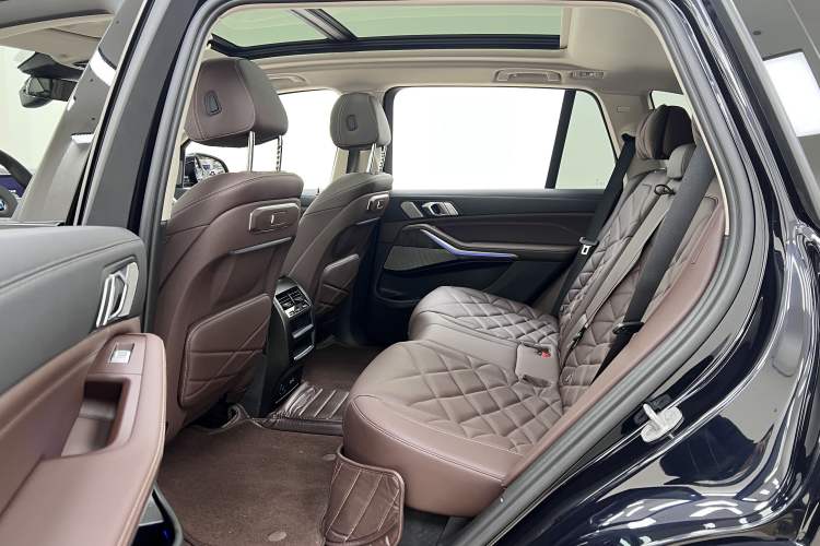 Used BMW X5 2023 xDrive 30Li Luxury M Sport Night Edition Package
