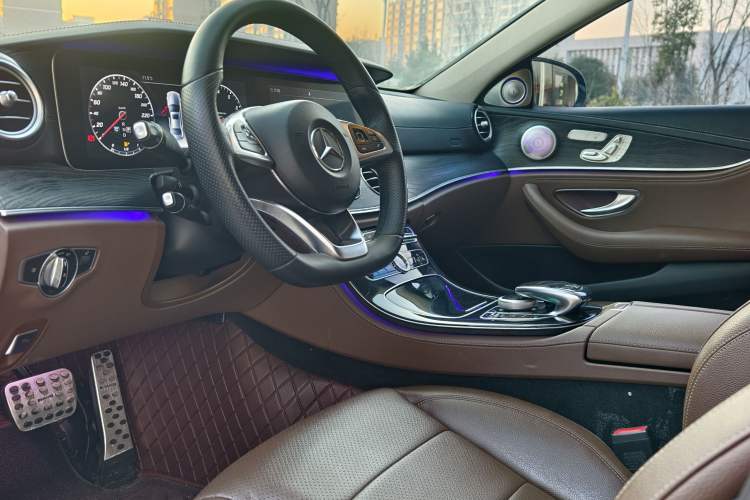 Used Mercedes-Benz E-Class 2016 E 300 L Sporty and Stylish Model
