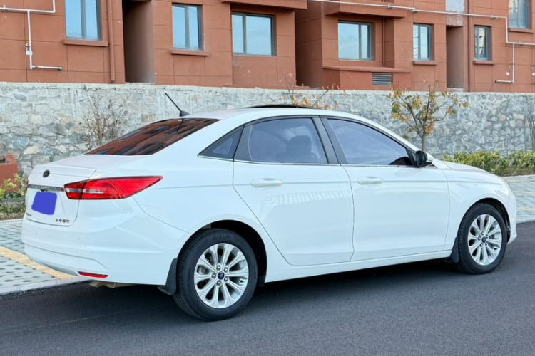 Used Ford Escort 2017 Happiness Edition 1.5L Automatic Fashion Version
