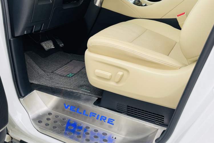 Used Toyota Vellfire 2019 Dual-Engine 2.5L HV Prestige Edition
