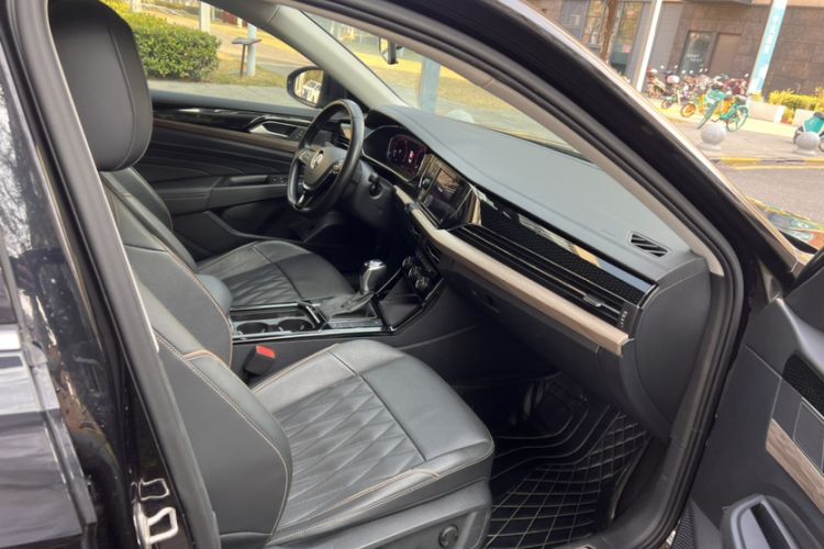 Used Volkswagen Passat 2019 330TSI Luxury Edition China VI Standard
