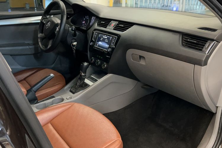 Used Skoda Octavia 2015 1.6L Automatic Yijie Edition
