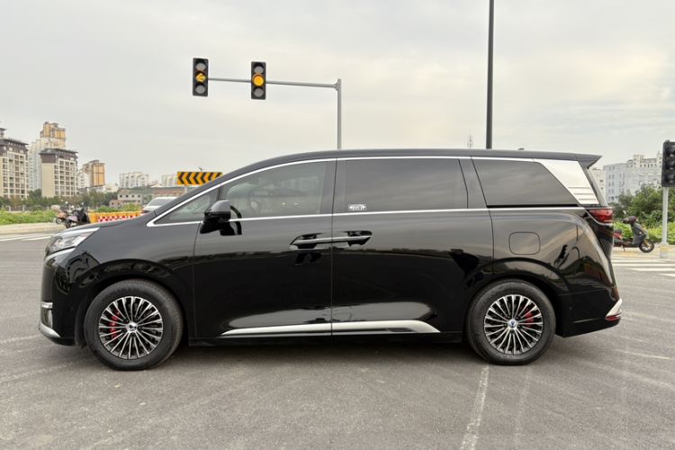 Used Denza D9 2024 DM-i 980 Four-Wheel Drive Flagship Model
