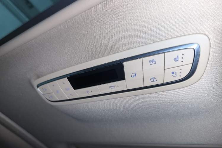 Used Buick GL8 2017 ES 28T Luxury Model China V Standard
