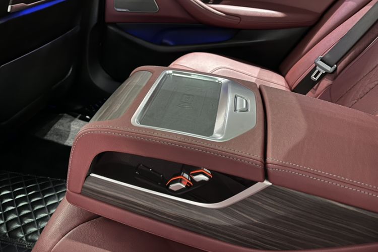 Used BMW 5 Series 2022 Second Facelift 530Li Luxury Edition Premium Package
