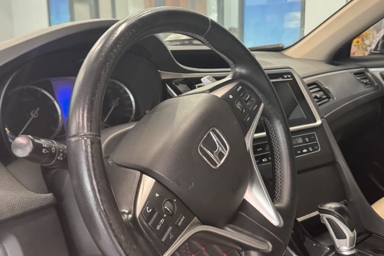 Used Honda Spirior 2015 2.0L Luxury Edition
