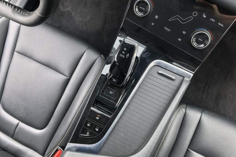 Used Bestune B70 2022 Third Generation 2.0T Automatic Enjoyment Version
