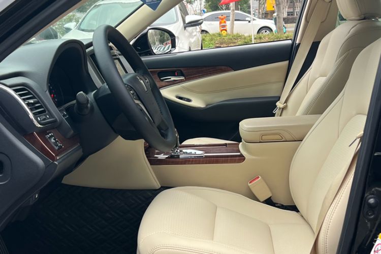 Used Toyota Crown 2015 2.0T Pioneer Edition
