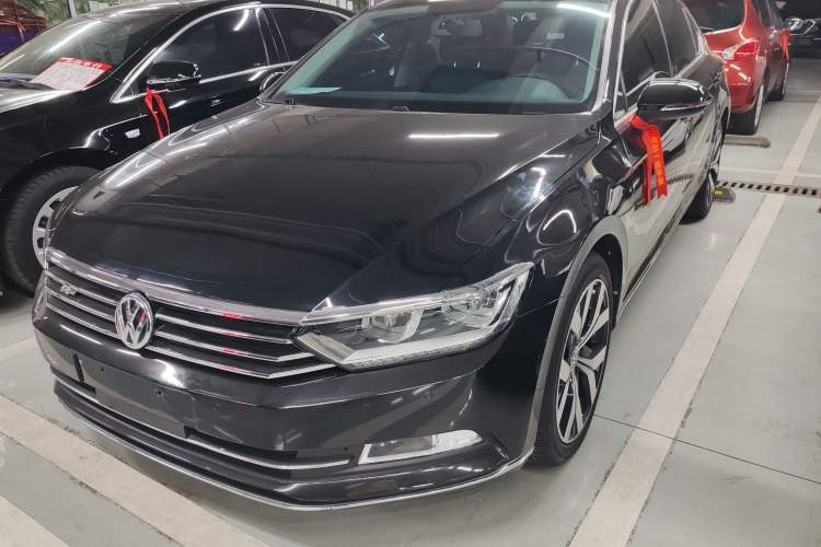 Used Volkswagen Magotan 2019 330TSI DSG Leading Edition China V Standard
